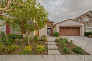 photo 1 of 226 E Heritage Dr, Mountain House CA 95391