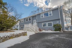 photo 1 of 290 Pleasant St, Marblehead, MA 01945