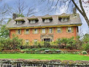 photo 1 of 1444 Beechwood Blvd, Squirrel Hill PA 15217