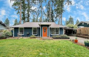 photo 1 of 1727 Locust Way, Lynnwood, WA 98036