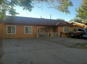 photo 1 of 4615 Chetwood Ln SW, Albuquerque NM 87105