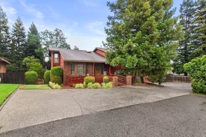 photo 1 of 3916 Renner St, Carmichael, CA 95608