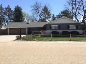 photo 1 of 210 E Andrews Ave, Parma, ID 83660