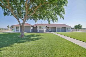 photo 1 of 4778 N Orchid Ave, Sanger, CA 93657