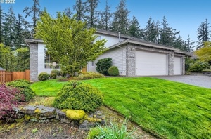 photo 1 of 11454 SE Highland Loop, Clackamas, OR 97015