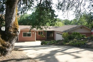 photo 1 of 945 Central Park Avenue, Lakeport, CA 95453