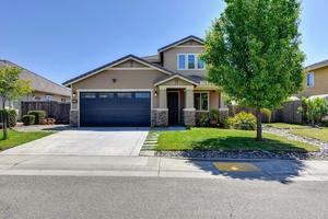 photo 1 of 5421 Crystal Cove Dr, Rancho Cordova, CA 95742