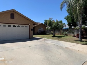 photo 1 of 773 Annadale Ave, Sanger, CA 93657