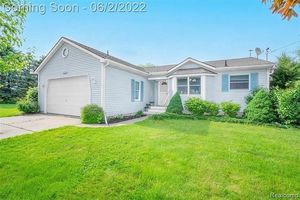 photo 1 of 1293 Meadow Green Ln, Linden, MI 48451