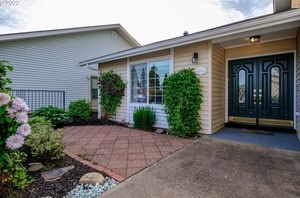 photo 1 of 3044 Oakcrest Dr NW, Salem, OR 97304