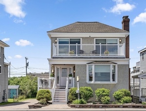 photo 1 of 905 Ocean Blvd, Hampton, NH 03842
