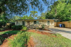 photo 1 of 14810 N Blvd, Tampa, FL 33613