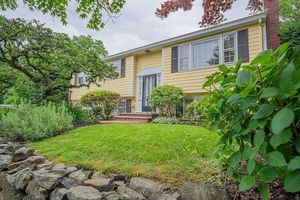 photo 1 of 269 W Shore Dr, Marblehead, MA 01945
