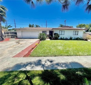 photo 1 of 933 S Karen Ave, Santa Ana, CA 92704