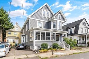 photo 1 of 18 Mace Pl, Lynn, MA 01902