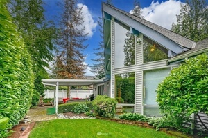 photo 1 of 10634 NE 46th St, Kirkland, WA 98033
