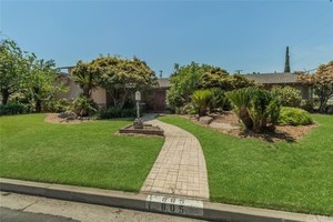 photo 1 of 805 Lyon Ave, Sanger, CA 93657