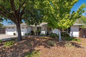photo 1 of 13280 Erin Dr, Auburn, CA 95603