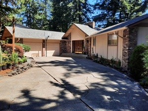 photo 1 of 2403 E Lynnwood Dr, Longview, WA 98632