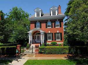photo 1 of 1002 Larchmont Cres, Norfolk VA 23508