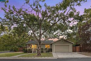 photo 1 of 309 Sunset Rd, Pleasant Hill, CA 94523