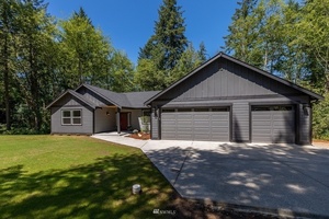 photo 1 of 9227 149th St NW, Gig Harbor, WA 98329