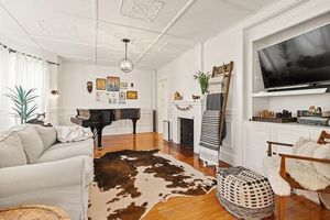photo 1 of 18 Mace Pl, Lynn, MA 01902