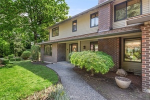 photo 1 of 3230 95th Pl NE, Clyde Hill, WA 98004