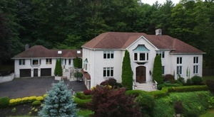 photo 1 of 806 Sussex Rd, Franklin Lakes, NJ 07417