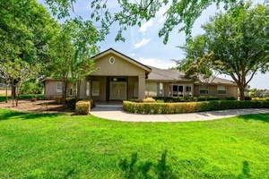 photo 1 of 14539 E Shaw Ave, Sanger, CA 93657
