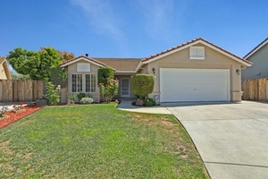 photo 1 of 1971 Sycamore Ct, Hollister, CA 95023