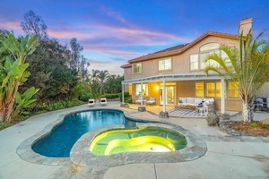 photo 1 of 1725 Crescent Knolls Gln, Escondido, CA 92029