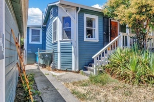 photo 1 of 713 6th St, Vallejo, CA 94590