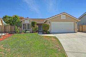 photo 1 of 1971 Sycamore Ct, Hollister, CA 95023