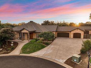 photo 1 of 9160 Chestnut Crossing Ln, Orangevale, CA 95662