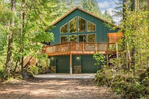photo 1 of 67611 E Lost Shelter Rd, Rhododendron, OR 97049