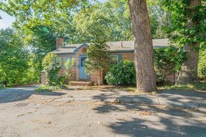photo 1 of 24 Graybriar Ln, Lynn, MA 01902