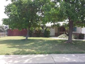 photo 1 of 1474 Ashland Dr, Lemoore CA 93245