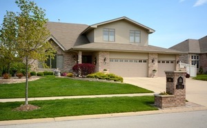 photo 1 of 1860 Tower Hill Dr, Woodridge IL 60517