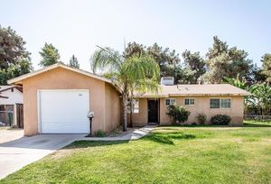 photo 1 of 2551 Oak St, Selma, CA 93662