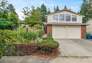 photo 1 of 1662 SW 29th Ct, Gresham, OR 97080