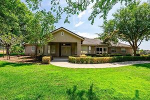 photo 1 of 14539 E Shaw Ave, Sanger, CA 93657