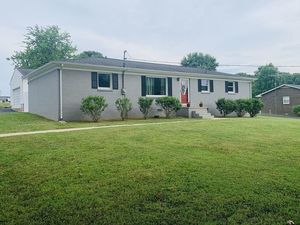photo 1 of 822 River Ranch Rd, Shelbyville, TN 37160