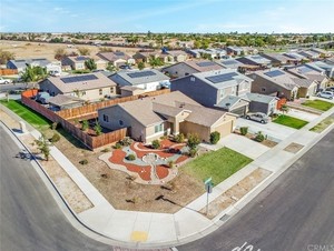 photo 1 of 344 Las Palmas St, Los Banos, CA 93635