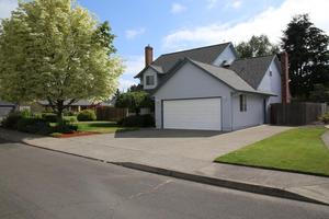 photo 1 of 1530 NE LAURELWOOD CIR, CANBY OR 97013