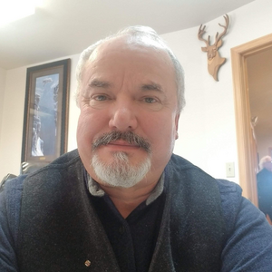 Jan D Wanechek